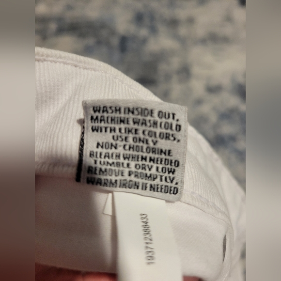 Vanilla Star White Mom Jeans High Rise Tapered Distressed- Size 11 New - Picture 9 of 12